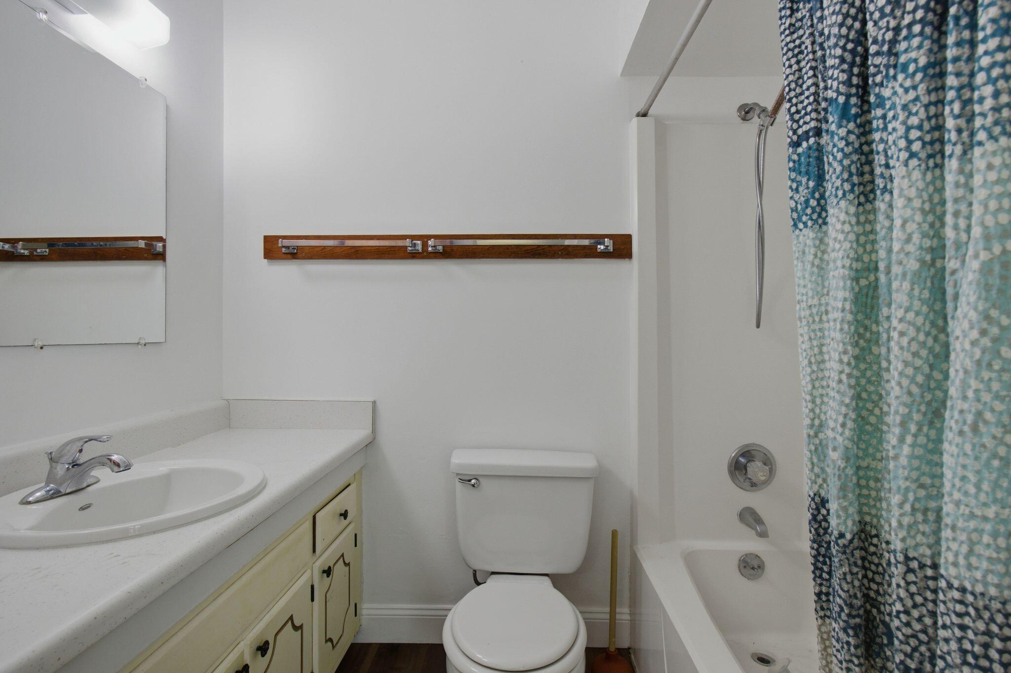 74 8th Street Shalimar, FL 32579 - Photo 18 of 28 MASTER BATH 1