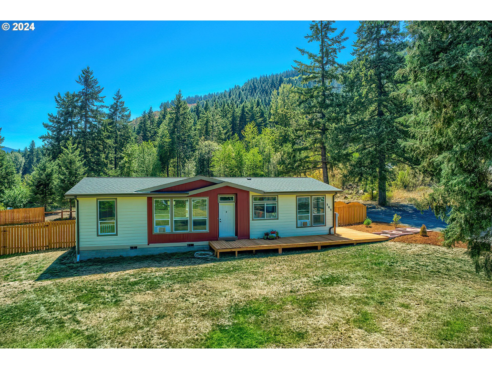 303 Brooks Road Carson, WA 98610 - Photo 1 of 21 Gallery Image 1