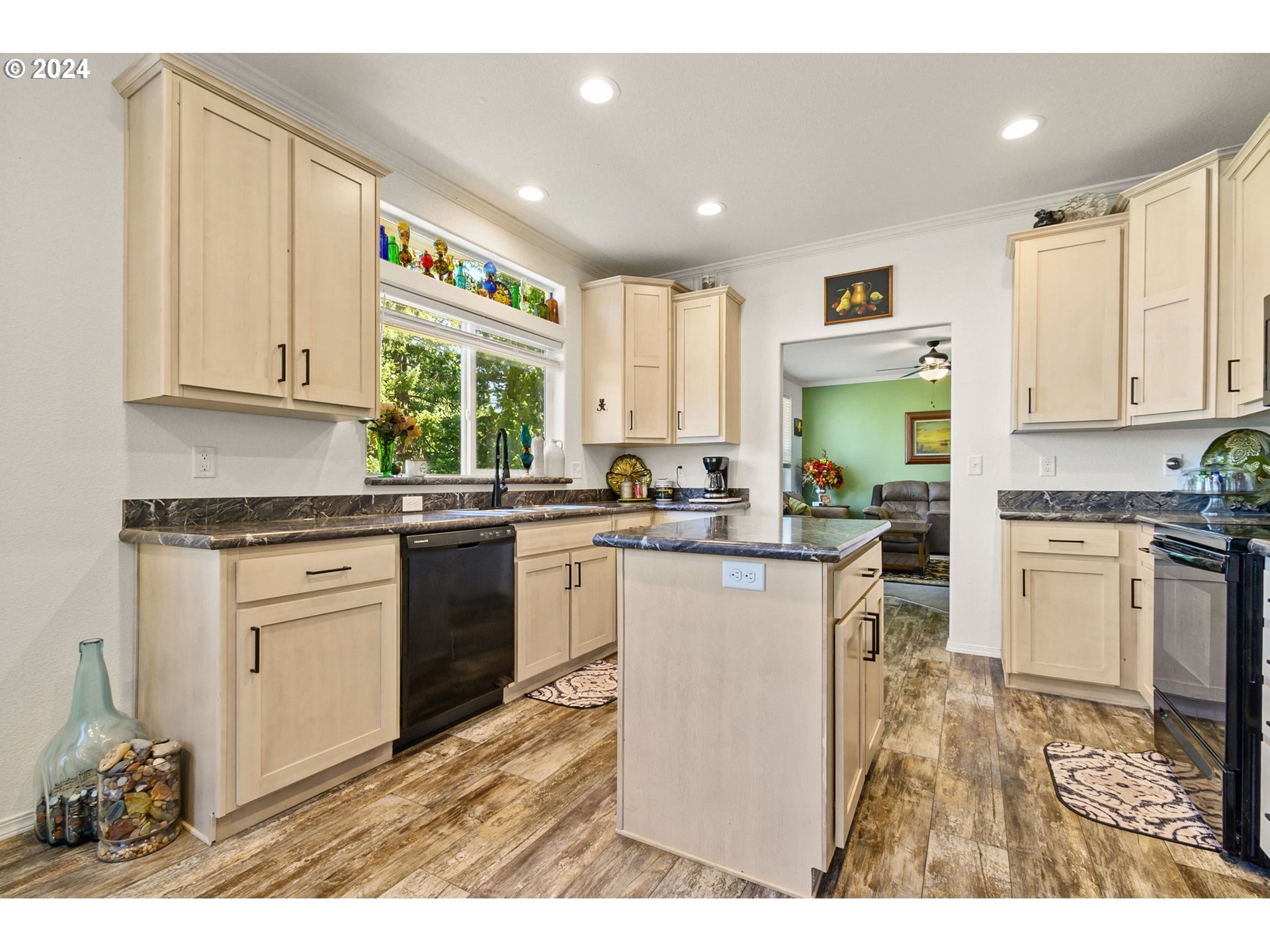 303 Brooks Road Carson, WA 98610 - Photo 9 of 21 Gallery Image 9