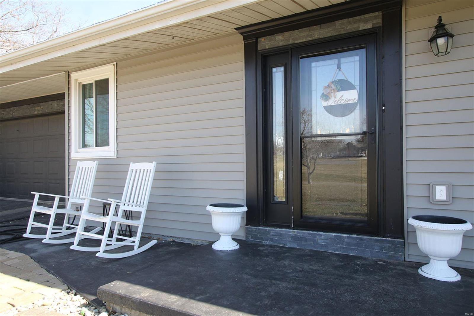 115 Schoeneman Road Shipman, IL 62685 - Photo 15 of 38