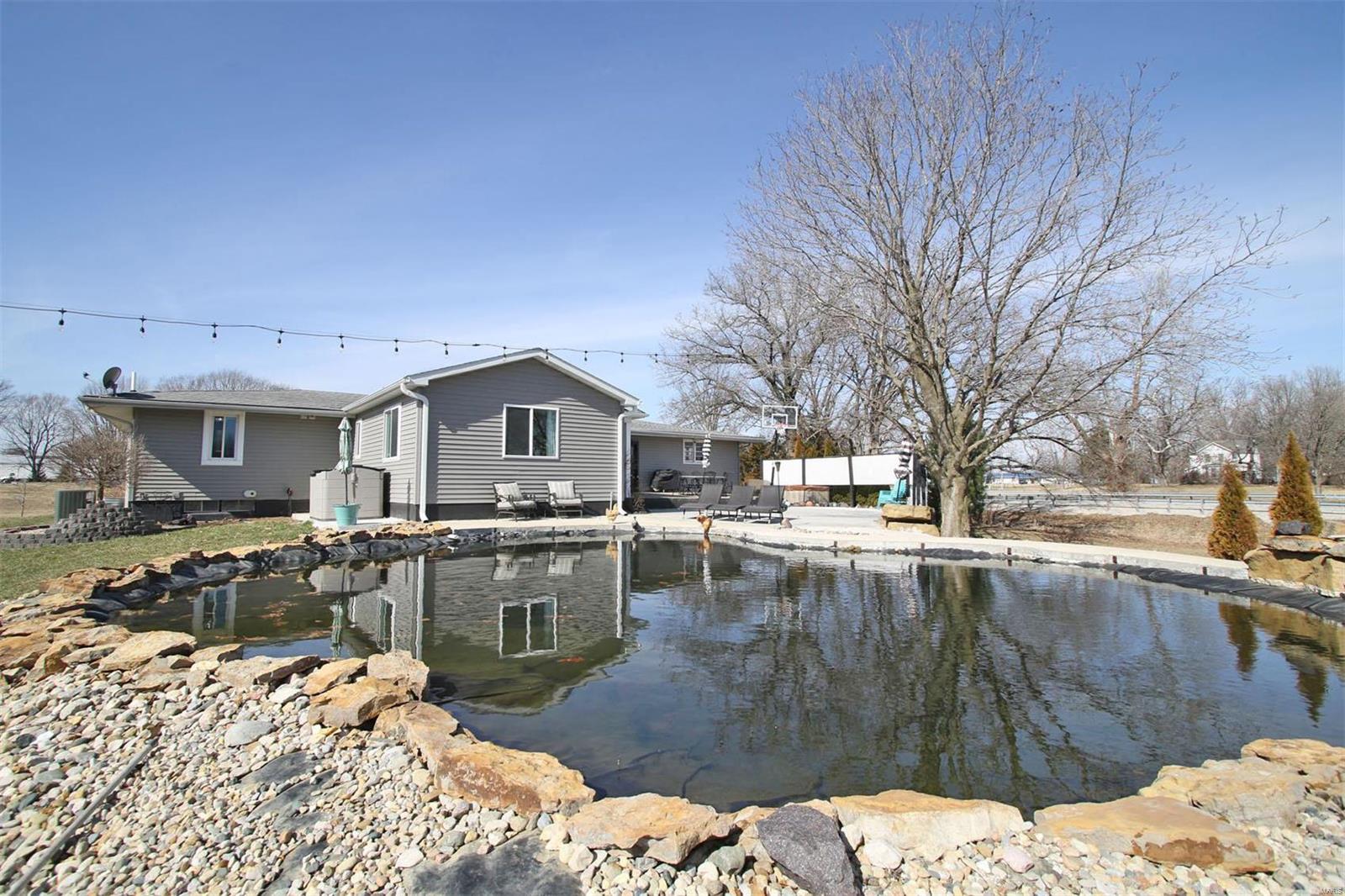 115 Schoeneman Road Shipman, IL 62685 - Photo 7 of 38