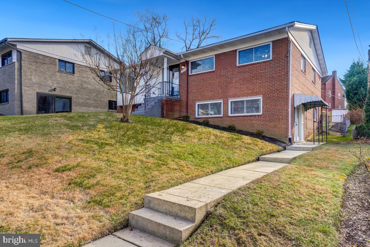 1446 Roxanna Road Northwest Washington, DC 20012 - Photo 3 of 38