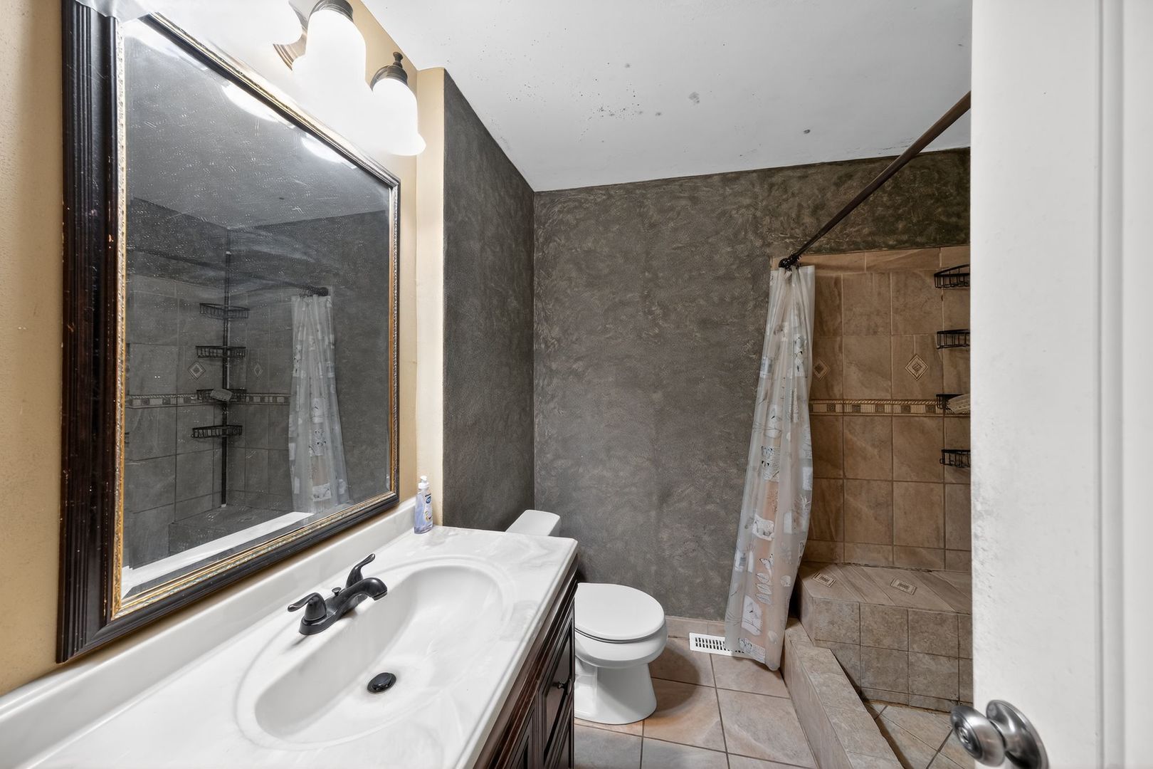 11S100 Carpenter Street Lemont, IL 60439 - Photo 12 of 21