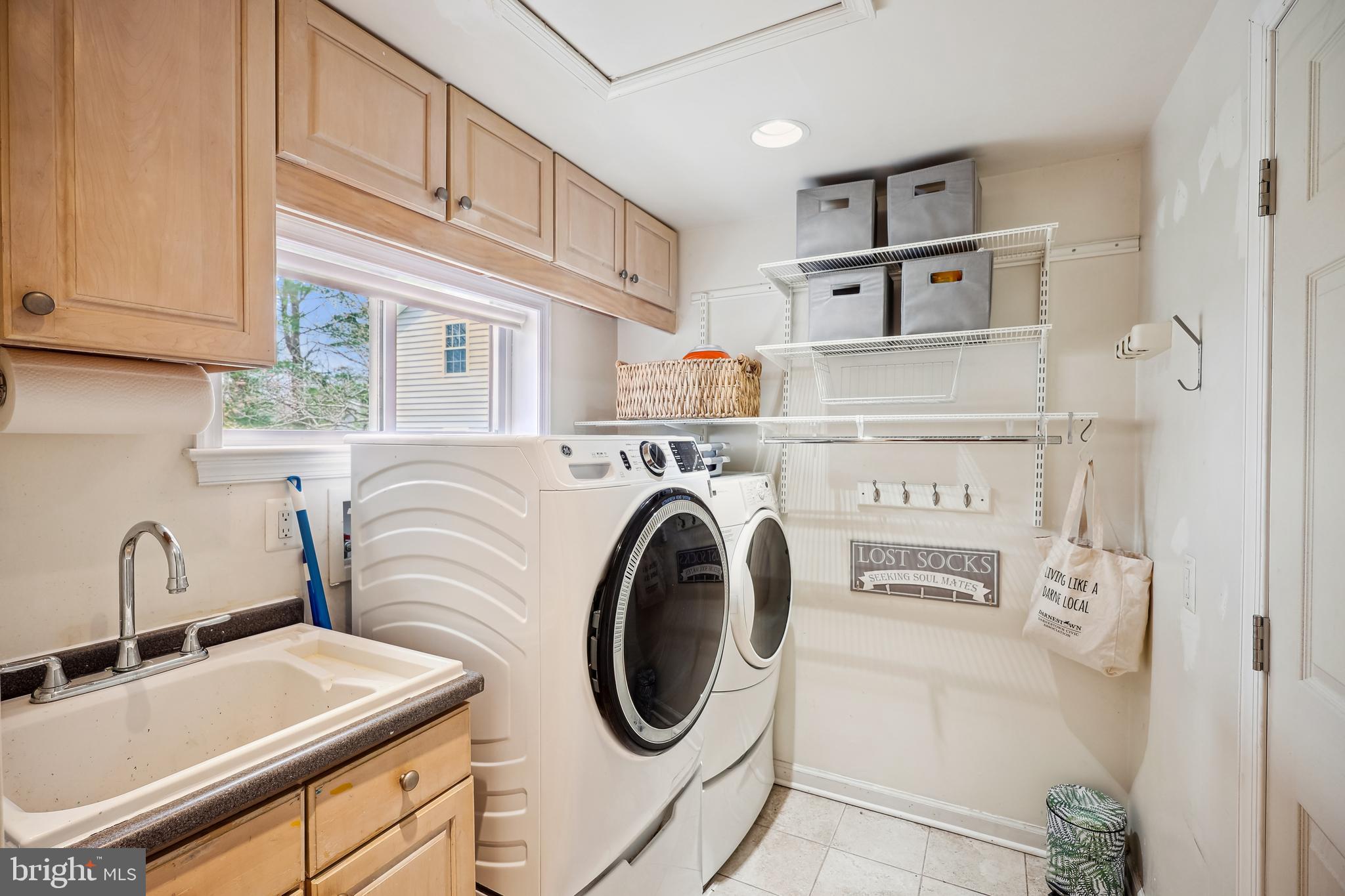 16100 Riffle Ford Road Darnestown, MD 20878 - Photo 27 of 60 Laundry room