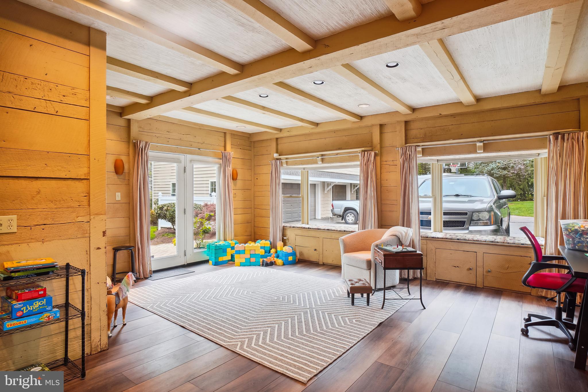 16100 Riffle Ford Road Darnestown, MD 20878 - Photo 28 of 60 Main level playroom or office