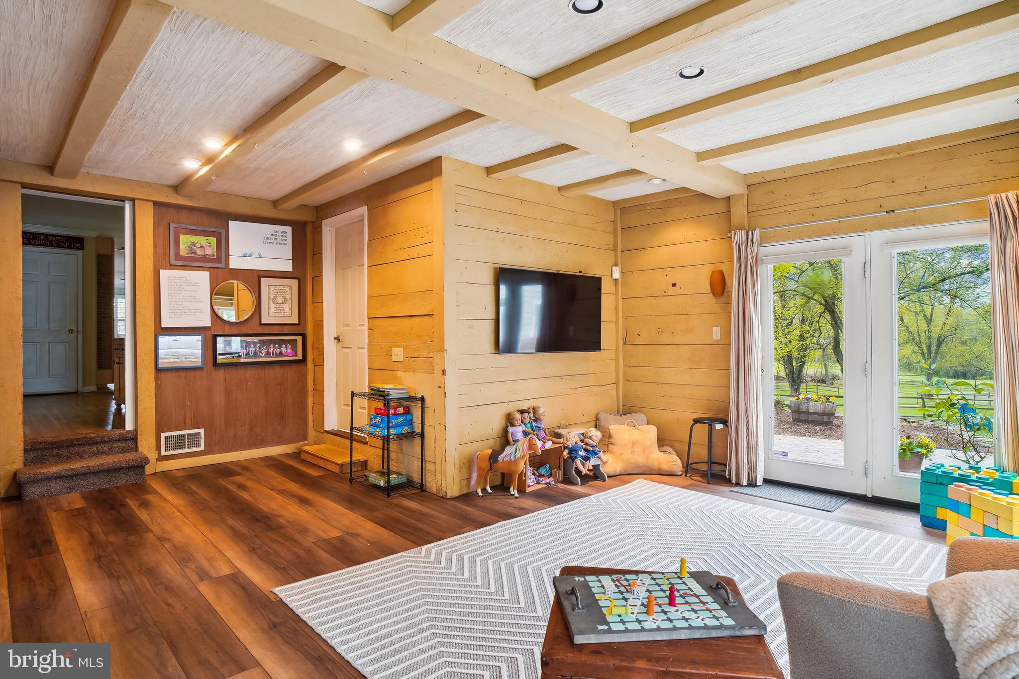 16100 Riffle Ford Road Darnestown, MD 20878 - Photo 29 of 60 Main level playroom or office