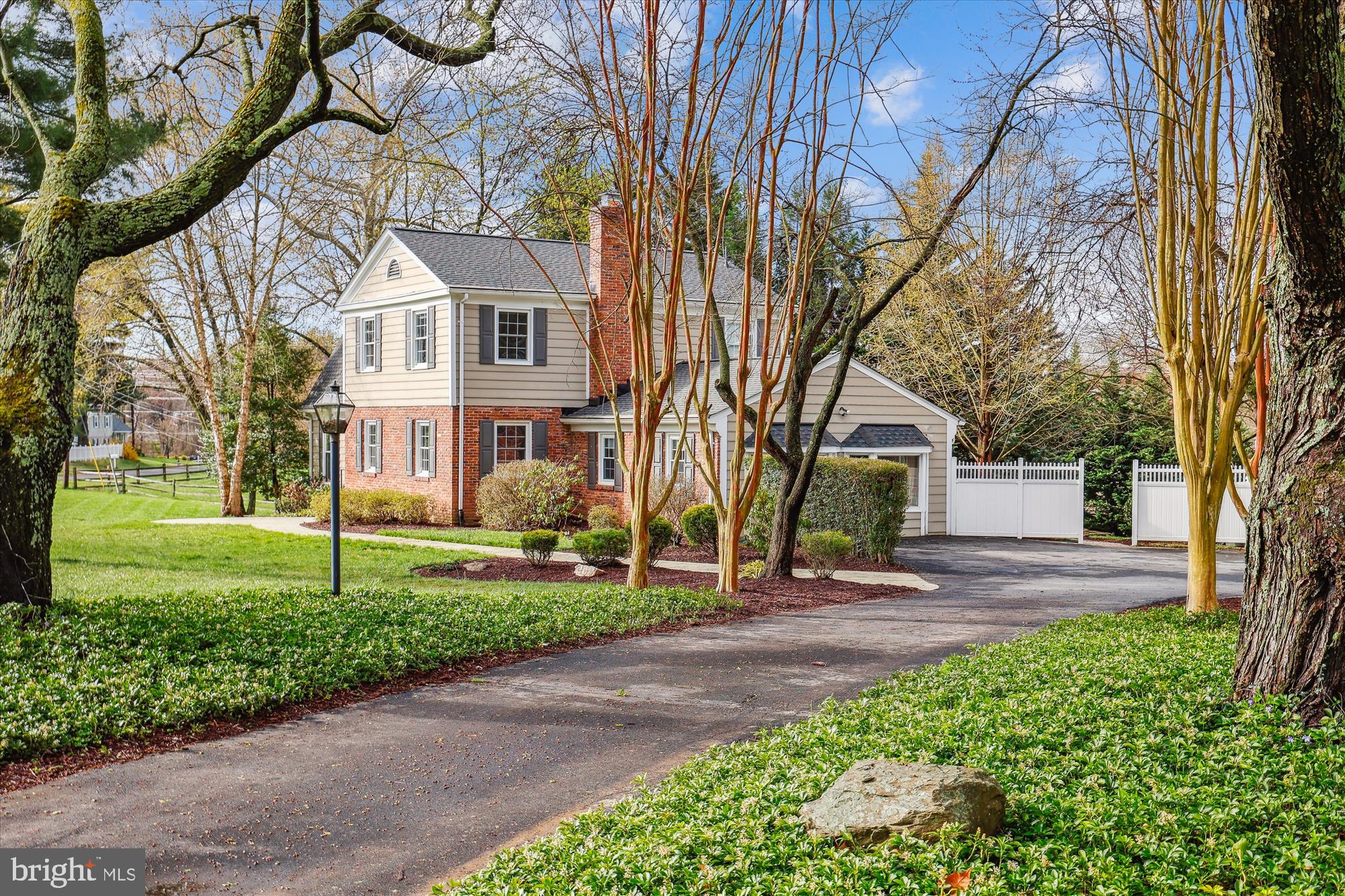 16100 Riffle Ford Road Darnestown, MD 20878 - Photo 3 of 60 Picturesque landscaping greets you on the driveway