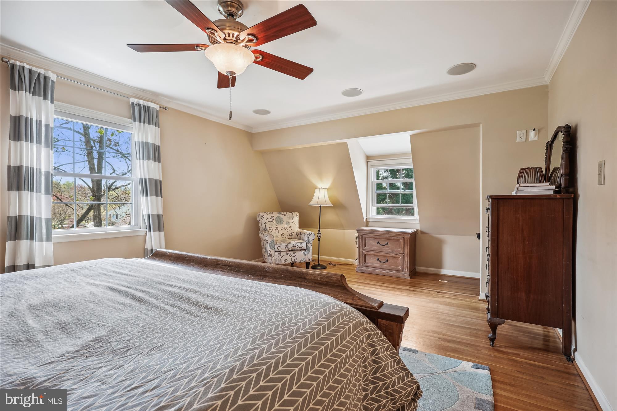 16100 Riffle Ford Road Darnestown, MD 20878 - Photo 32 of 60 Primary bedroom