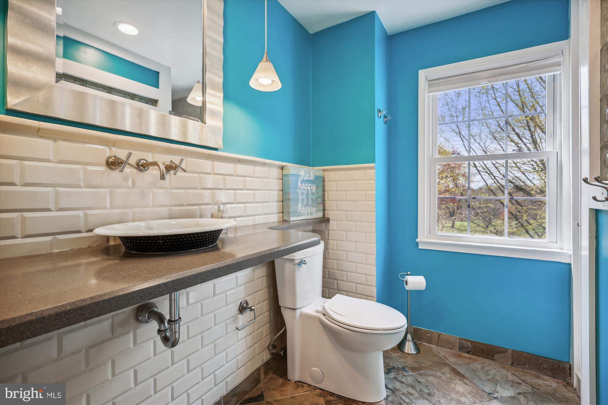 16100 Riffle Ford Road Darnestown, MD 20878 - Photo 42 of 60 Upstairs full bath in hallway