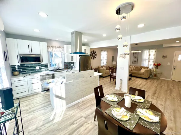 $3,200 | 126 West Main Street, Unit 1, Middletown, NY 10940