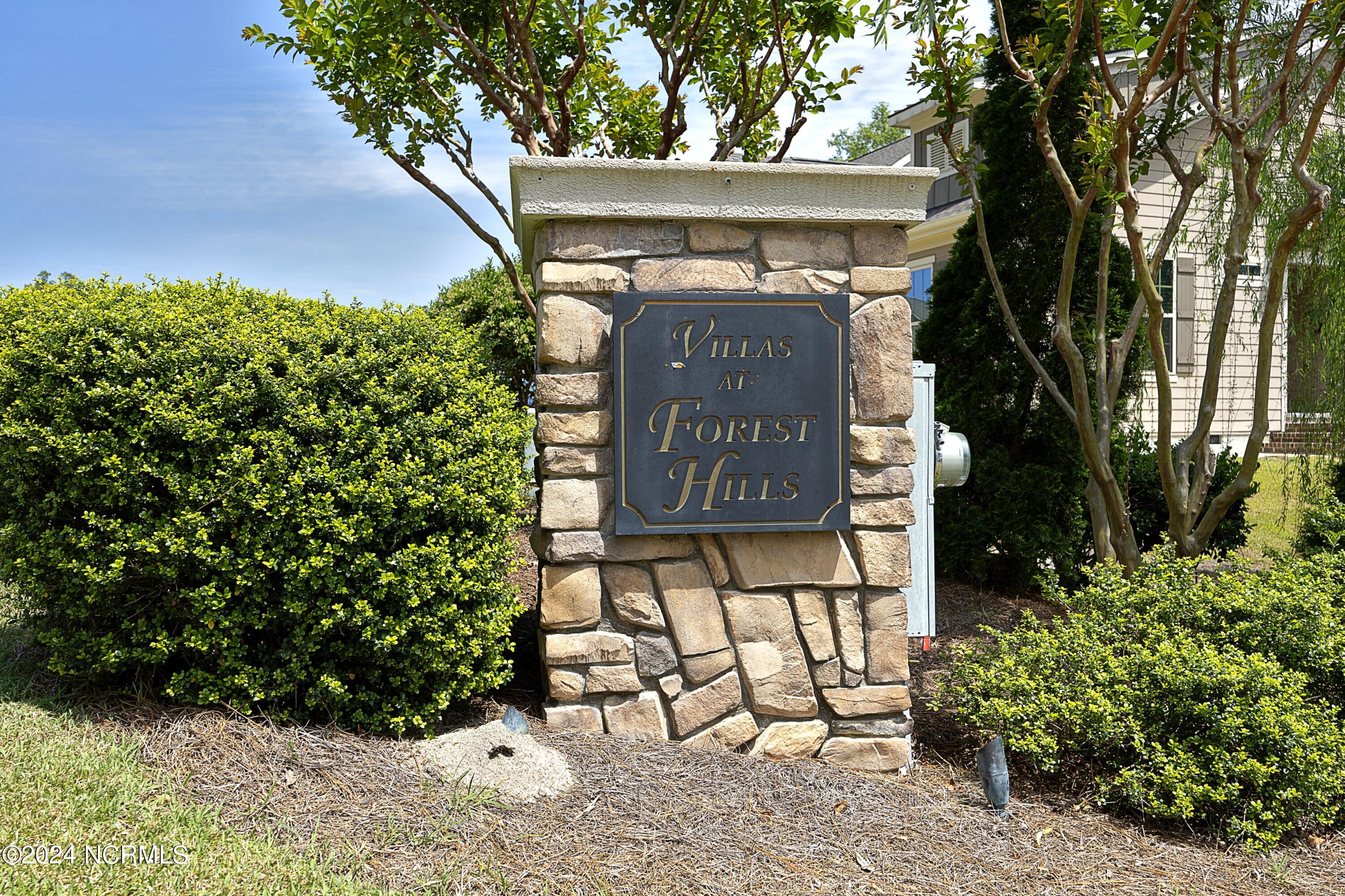 15 Winged Foot Road, Unit 8 Pinehurst, NC 28374 - Photo 33 of 34 33EntranceSign
