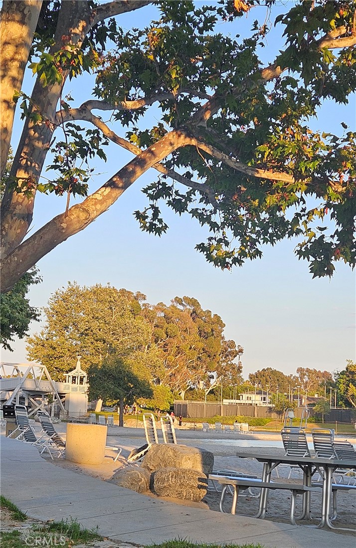 8 Robin Irvine, CA 92604 - Photo 2 of 20 a view of a terrace with lawn chairs