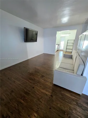 $1,700 | 1616 Euclid Avenue, Unit 12, Miami Beach, FL 33139