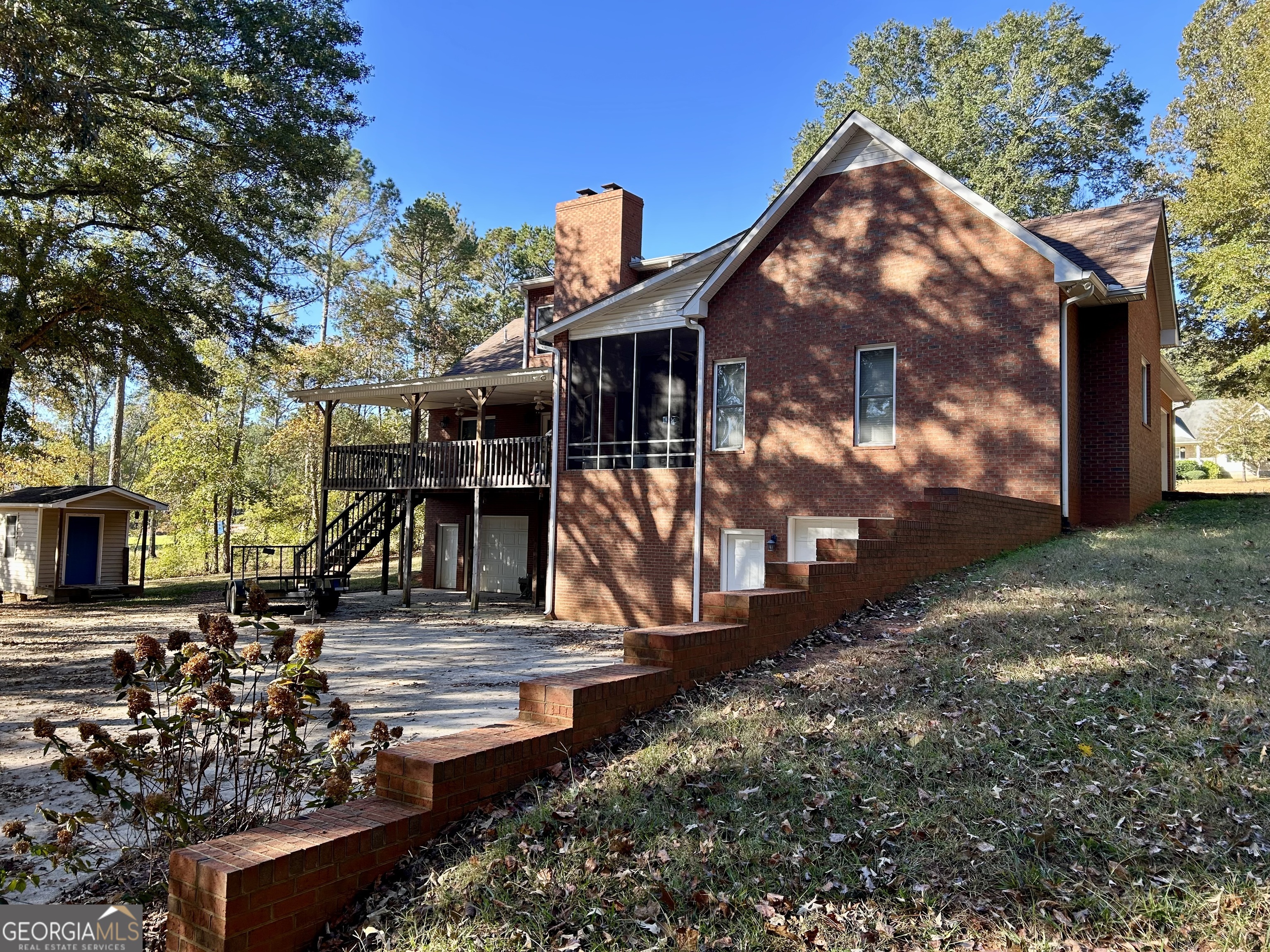 518 Fambrough Drive Elberton, GA 30635 - Photo 22 of 74 a front view of house with street