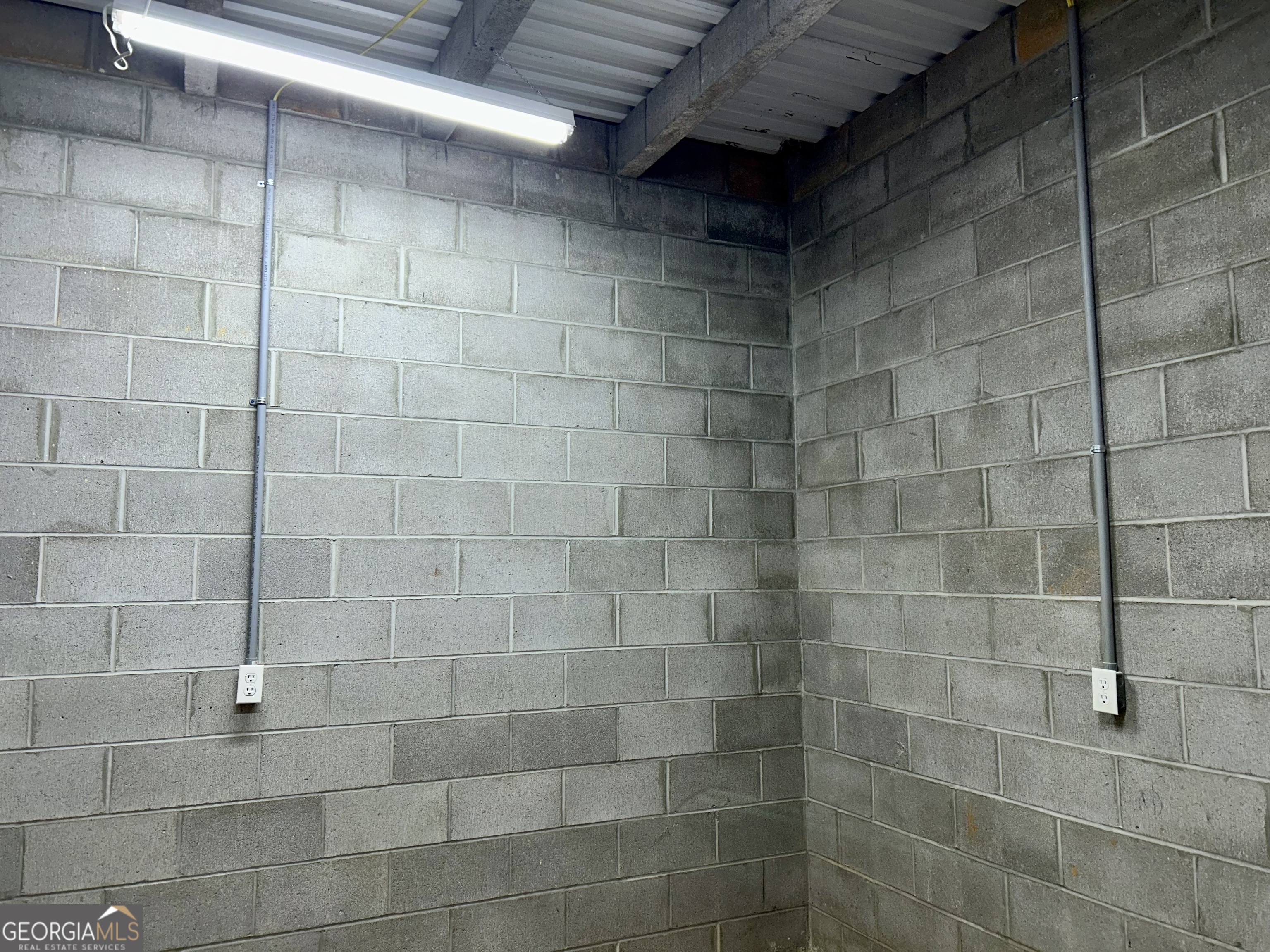 518 Fambrough Drive Elberton, GA 30635 - Photo 73 of 74 a bathroom with a shower