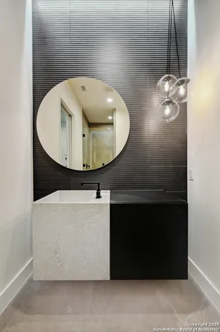 $3,949,000 | 24619 Cliff Line, San Antonio, TX 78257