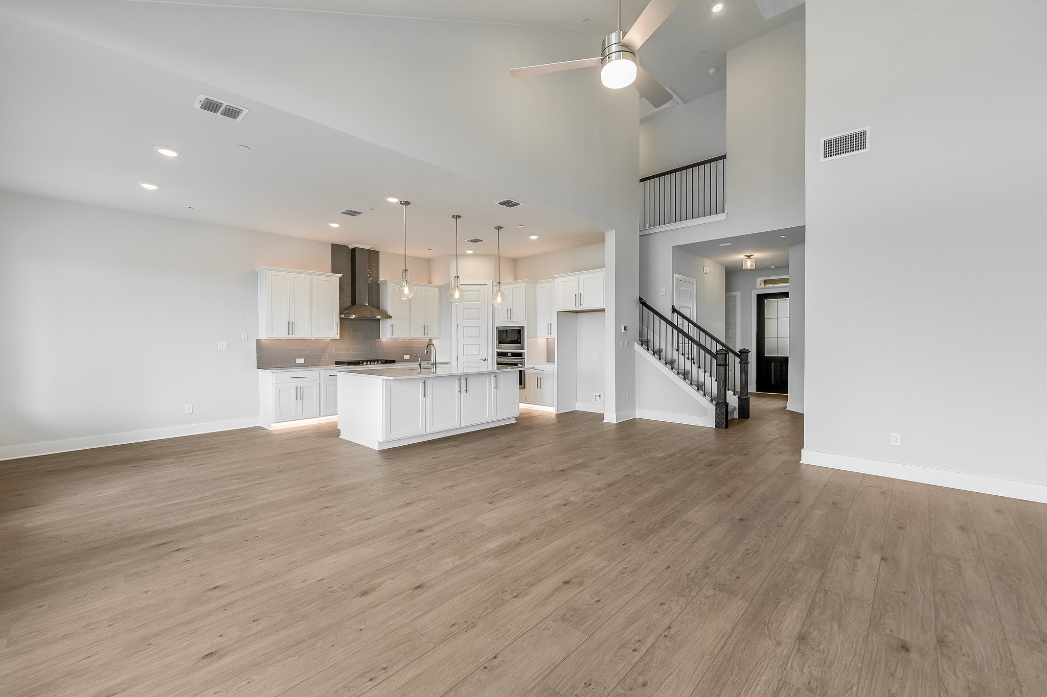 17308 Hattie Trace Austin, TX 78738 - Photo 12 of 39 Family and Kitchen