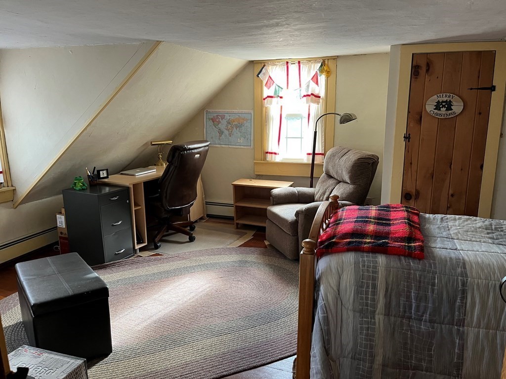 258 Chestnut Street Rehoboth, MA 02769 - Photo 15 of 34 a living room with furniture