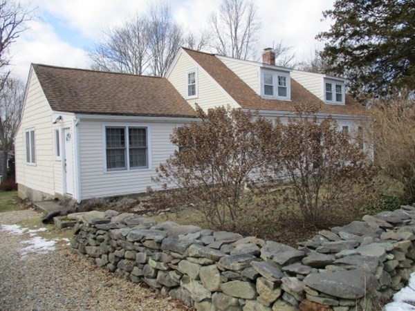 258 Chestnut Street Rehoboth, MA 02769 - Photo 3 of 34 a view of a house with a yard