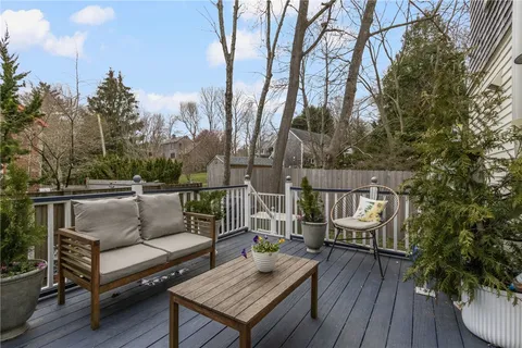 $895,000 | 5 Conrad Court, Newport, RI 02840