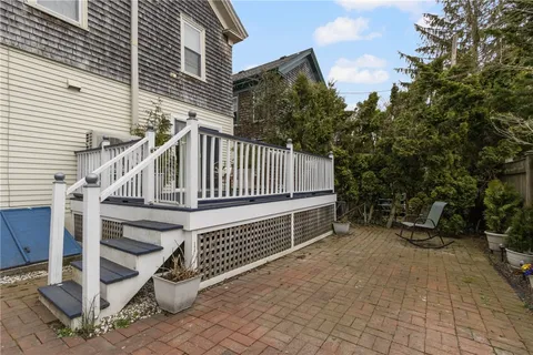 $895,000 | 5 Conrad Court, Newport, RI 02840
