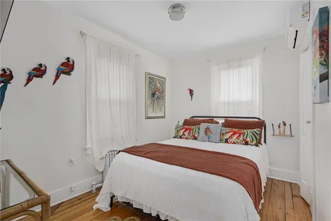 $895,000 | 5 Conrad Court, Newport, RI 02840