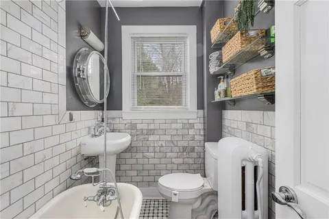 $895,000 | 5 Conrad Court, Newport, RI 02840