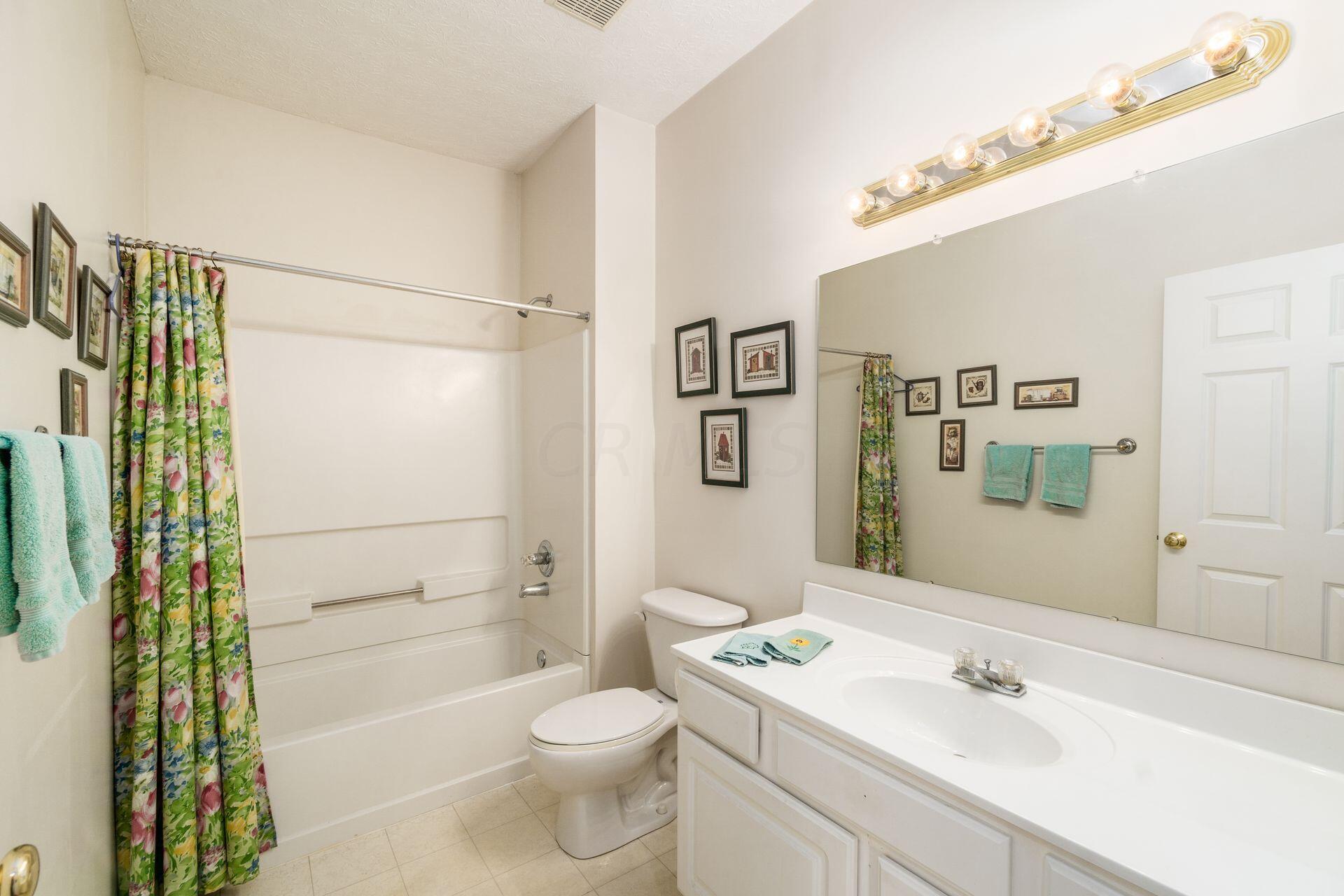 723 Winding Ridge Drive Columbus, OH 43213 - Photo 27 of 37 027_23 Winding Ridge Dr - 060