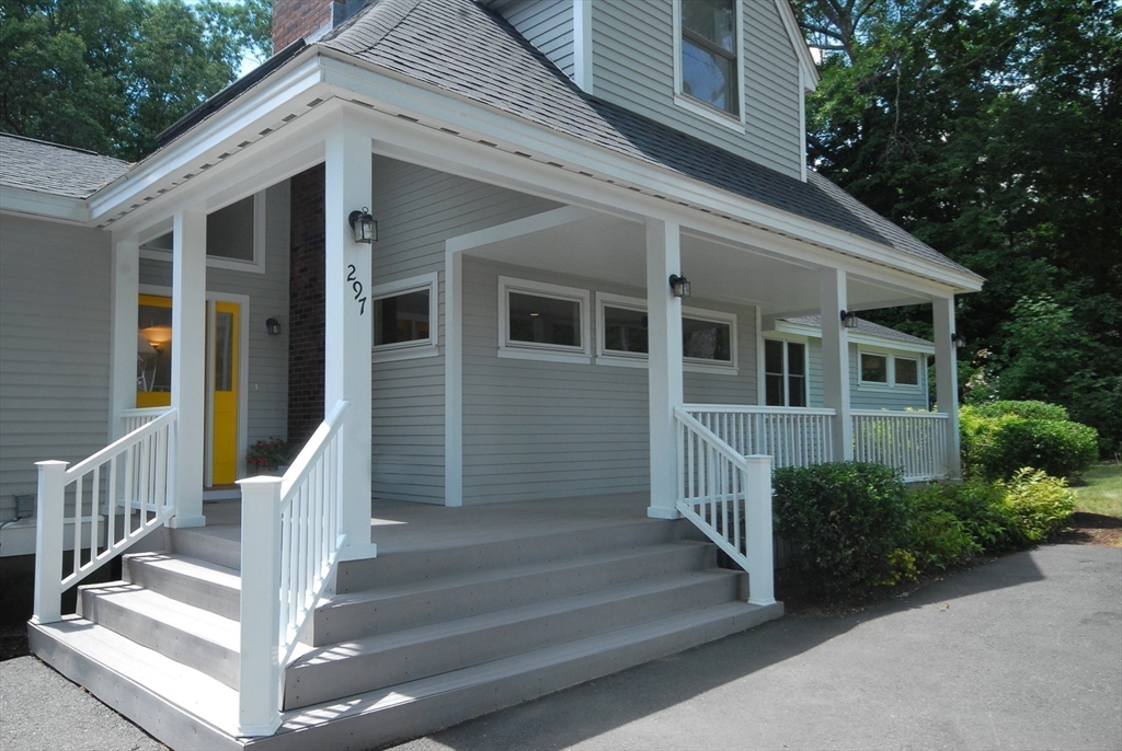 297 Laws Brook Road Concord, MA 01742 - Photo 8 of 42