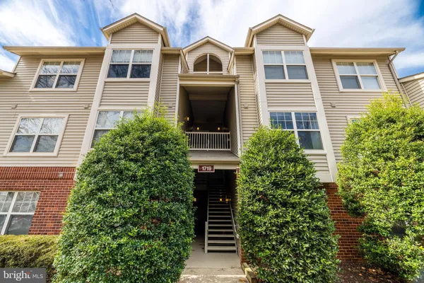 $2,400 | 1719 Ascot Way, Unit 1719D, Reston, VA 20190