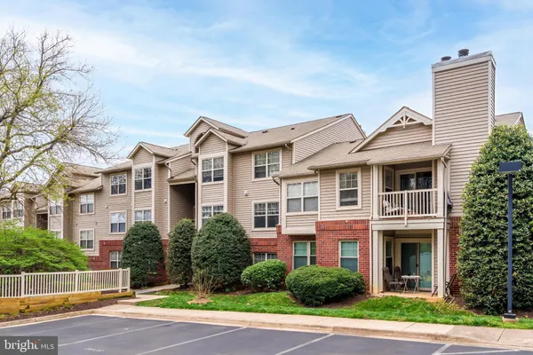 $2,400 | 1719 Ascot Way, Unit 1719D, Reston, VA 20190