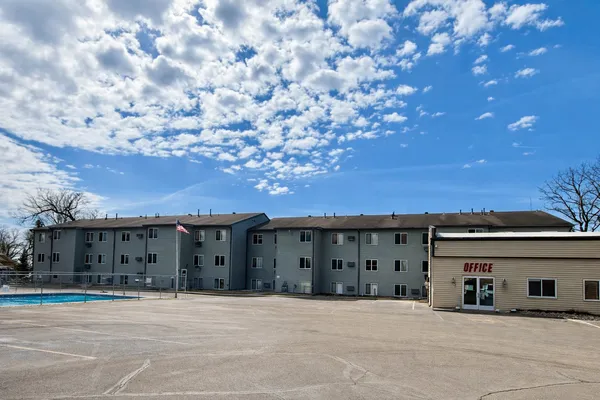 $399,000 | 321 Park Lake Boulevard East, Unit 308, Detroit Lakes, MN 56501