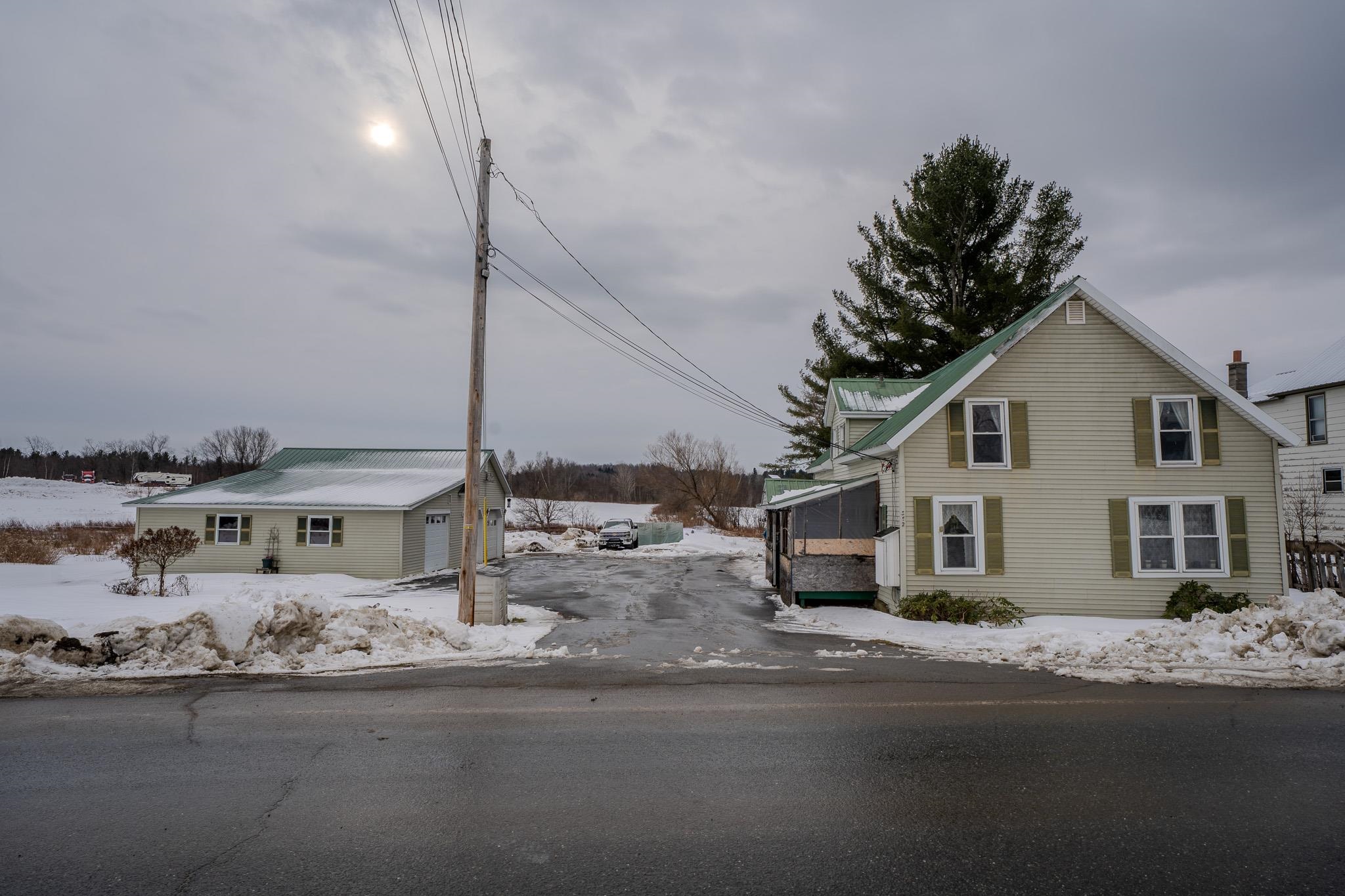 352 East Main Street Troy, VT 05859 - Photo 3 of 38