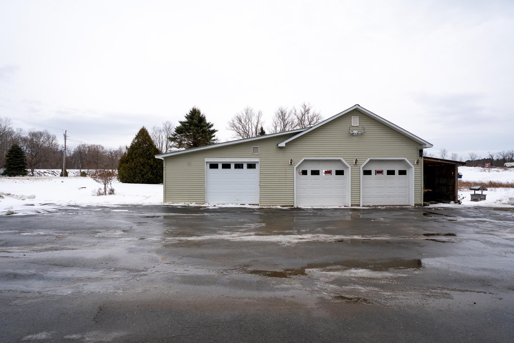 352 East Main Street Troy, VT 05859 - Photo 5 of 38