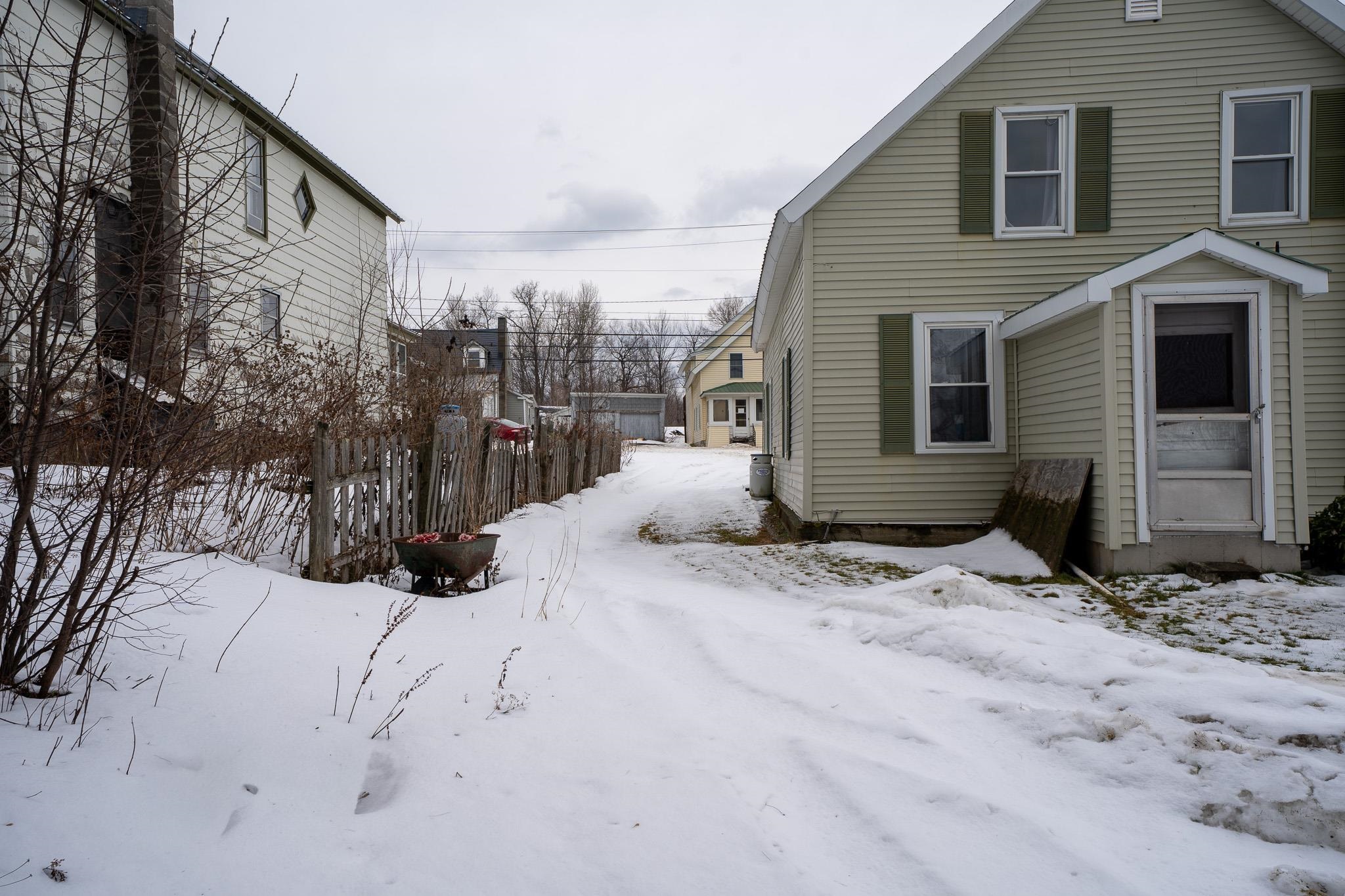 352 East Main Street Troy, VT 05859 - Photo 8 of 38