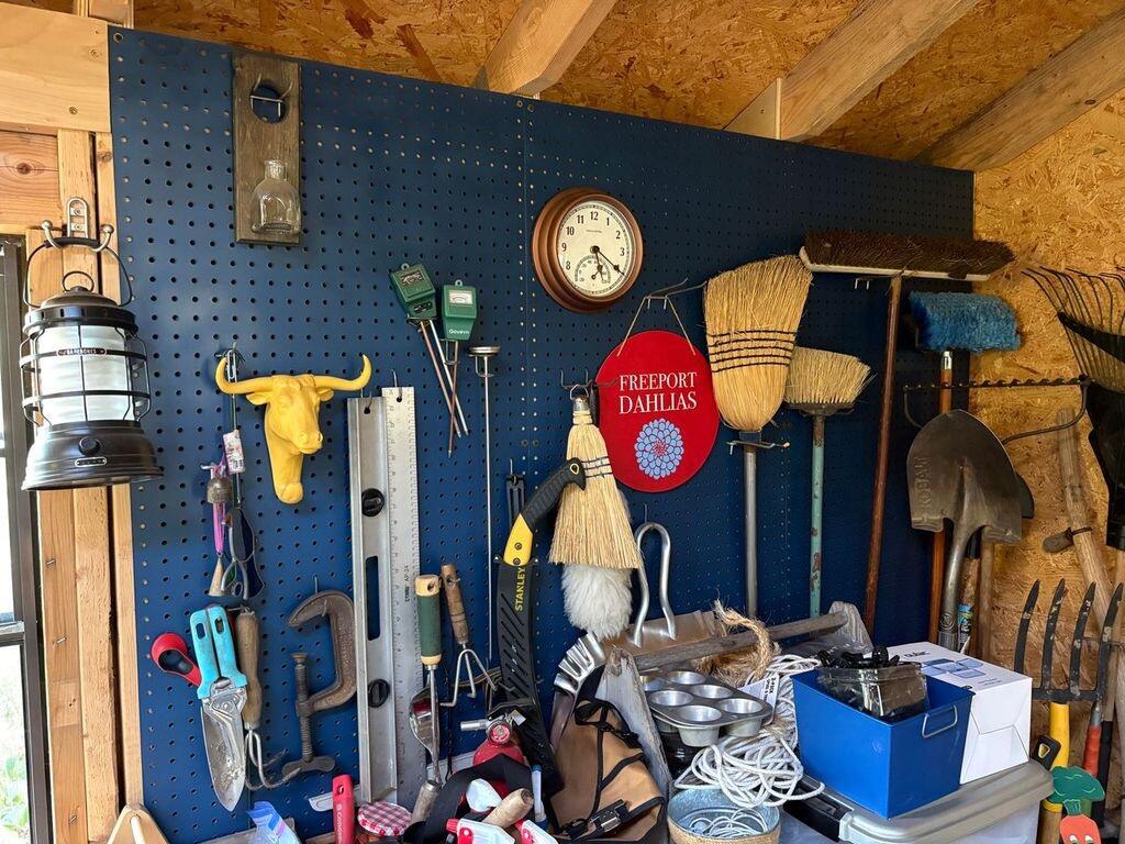 1612 U.S. Rte 1 Freeport, ME 04032 - Photo 15 of 17 Tool Area