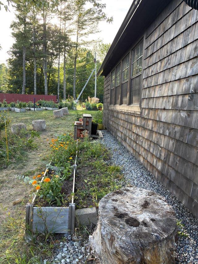 1612 U.S. Rte 1 Freeport, ME 04032 - Photo 6 of 17 Back