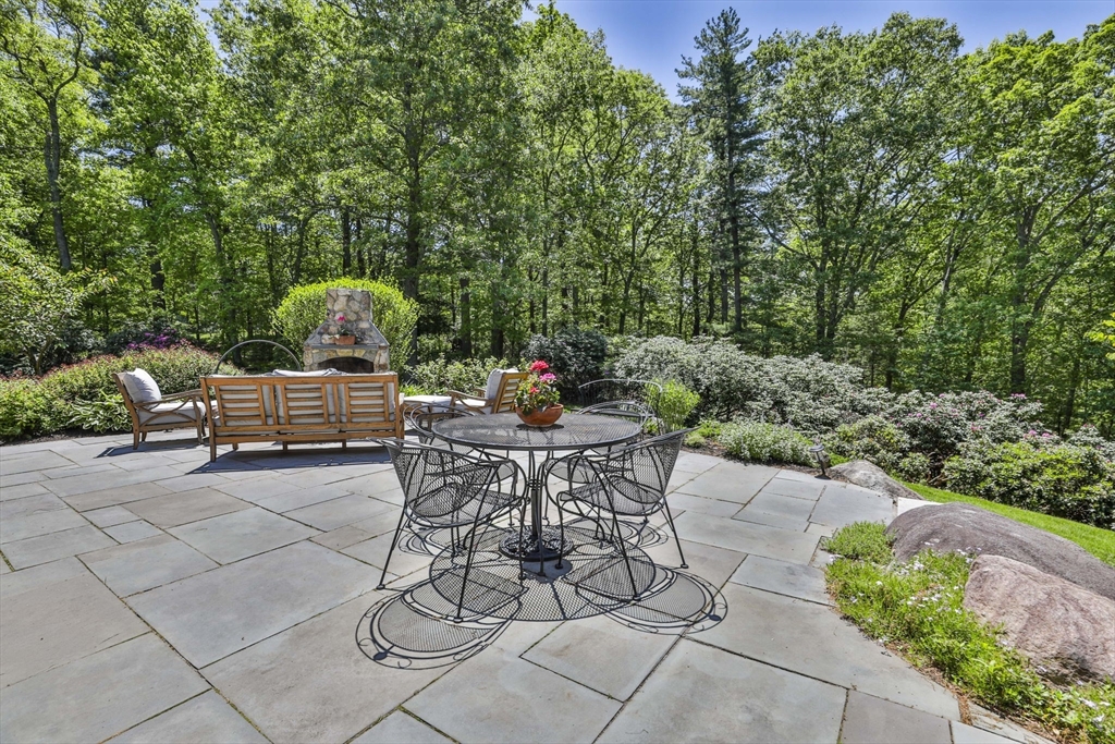 24 Long Hill Boxford, MA 01921 - Photo 4 of 41