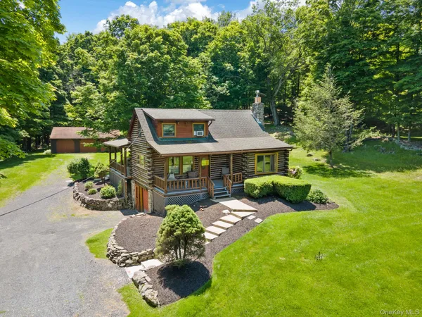 $874,999 | 294 Comfort Trail, Montgomery, NY 12549