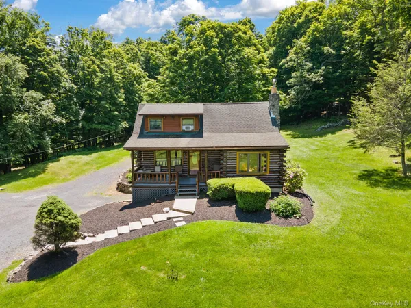 $874,999 | 294 Comfort Trail, Montgomery, NY 12549
