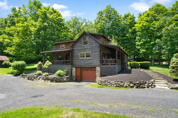 $874,999 | 294 Comfort Trail, Montgomery, NY 12549