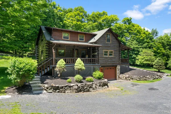$874,999 | 294 Comfort Trail, Montgomery, NY 12549