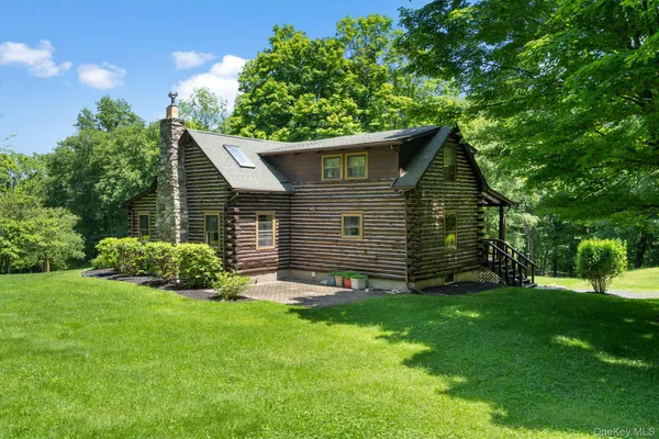 $874,999 | 294 Comfort Trail, Montgomery, NY 12549