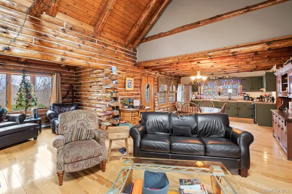 $874,999 | 294 Comfort Trail, Montgomery, NY 12549