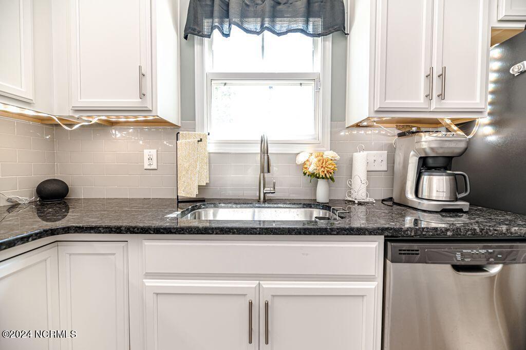 70 Slate Drive Spring Lake, NC 28390 - Photo 23 of 59 70 kitch3