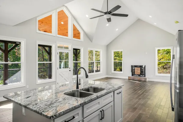 $699,000 | 260 Billy Beason Lane, Livingston, TN 38570