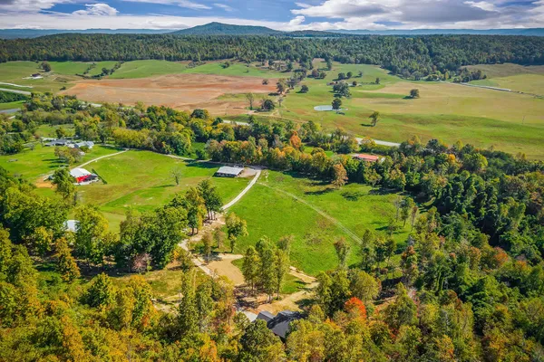 $699,000 | 260 Billy Beason Lane, Livingston, TN 38570