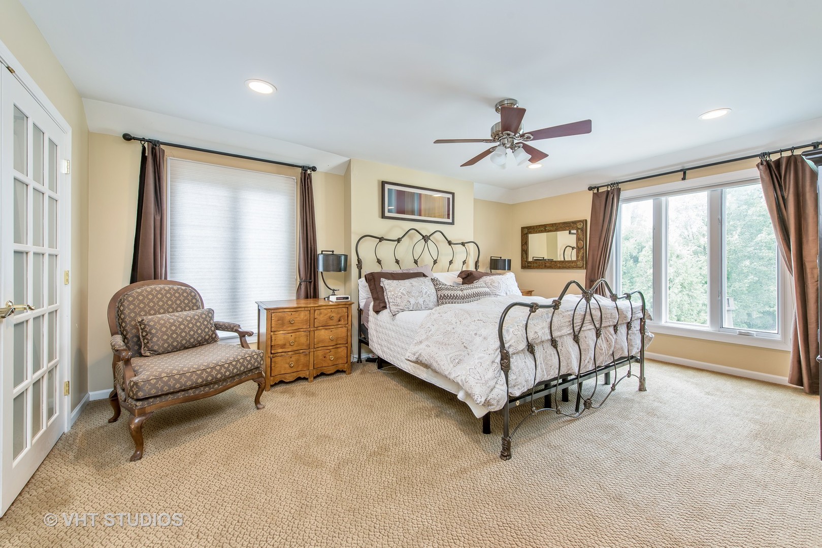 235 Maple Hill Road Glencoe, IL 60022 - Photo 16 of 35 a bedroom with a bed and a couch