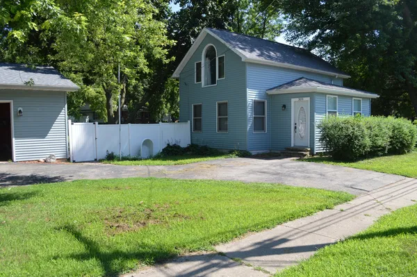 $105,000 | 309 South Main Street, Walnut, IL 61376