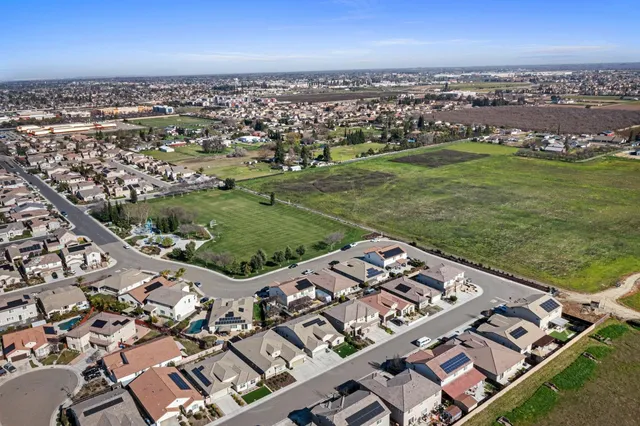 $859,900 | 954 Orange Blossom Avenue, Manteca, CA 95337